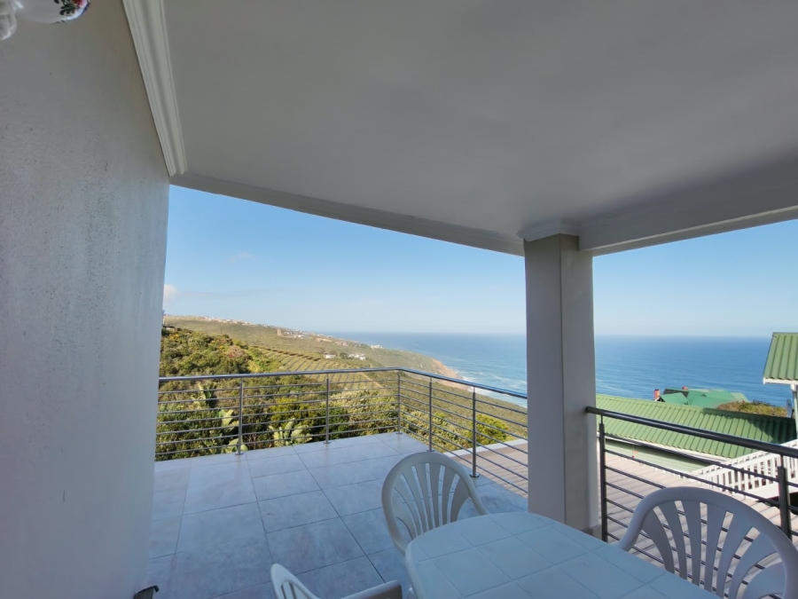 4 Bedroom Property for Sale in Herolds Bay Western Cape